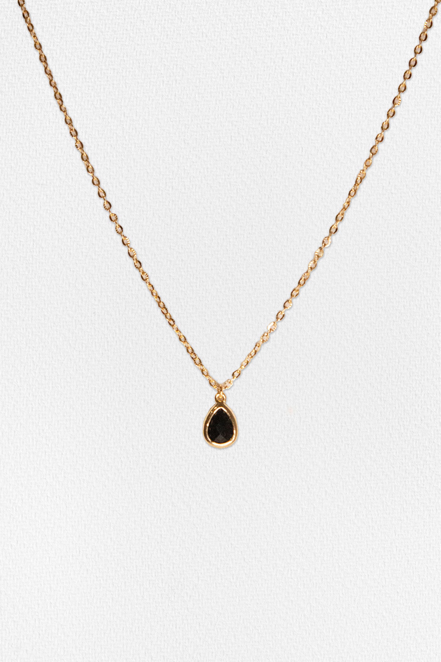 Collar gota negra