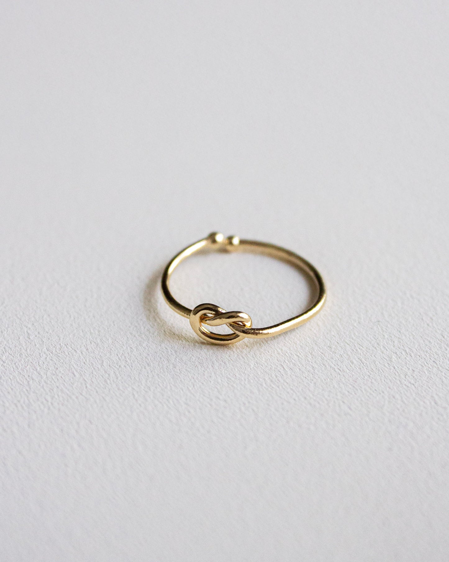 Anillo nudo infinito