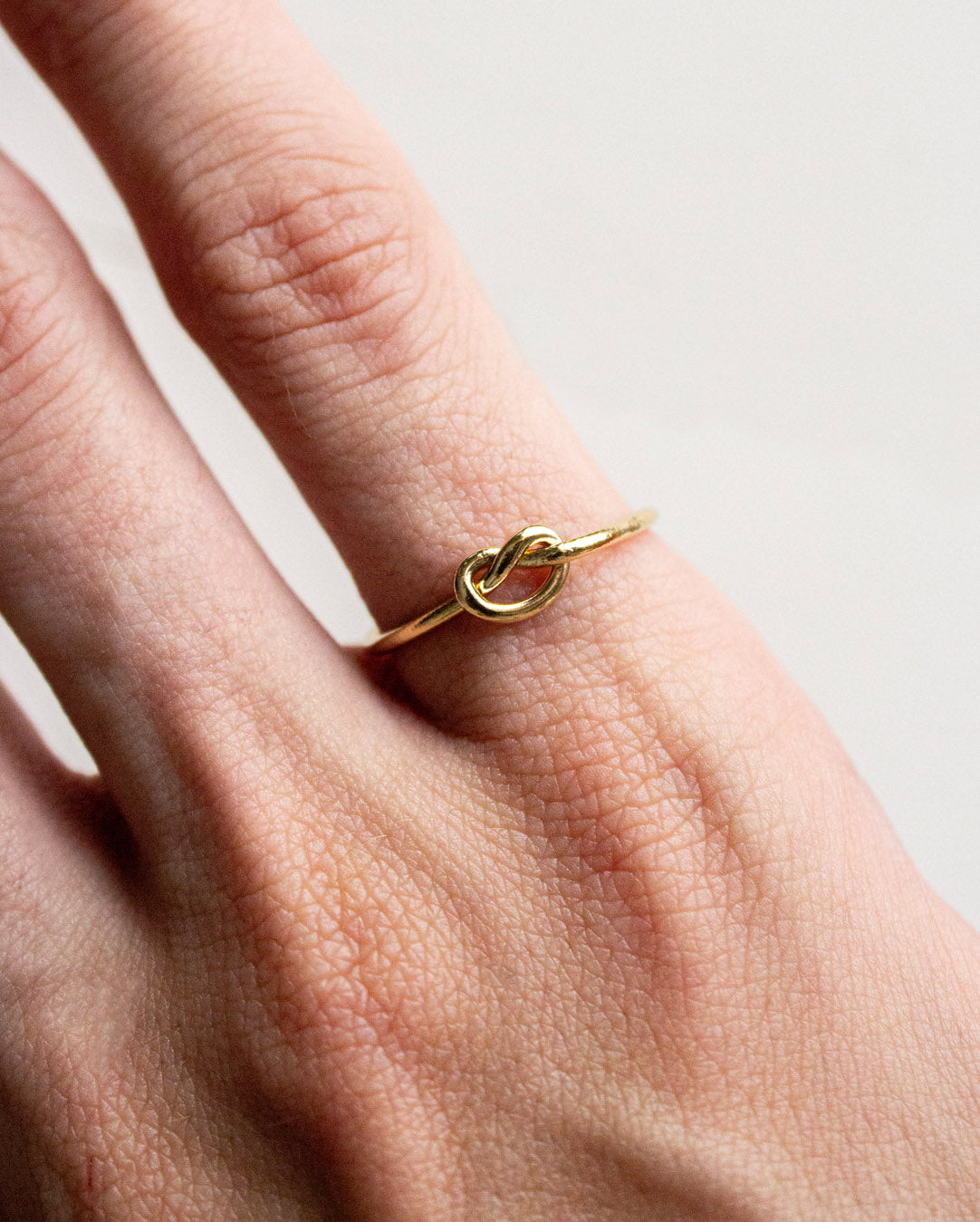Anillo nudo infinito
