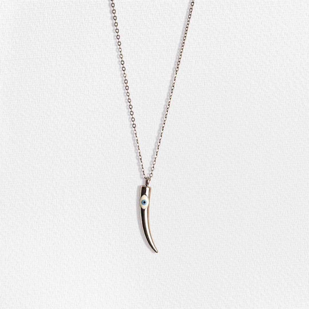 Collar cuernito con ojo turco