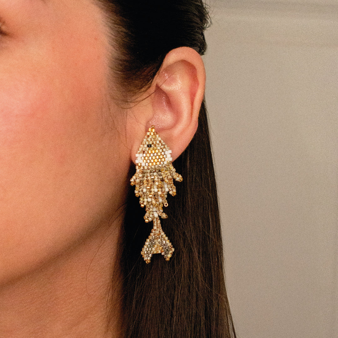 Aretes pez tejido