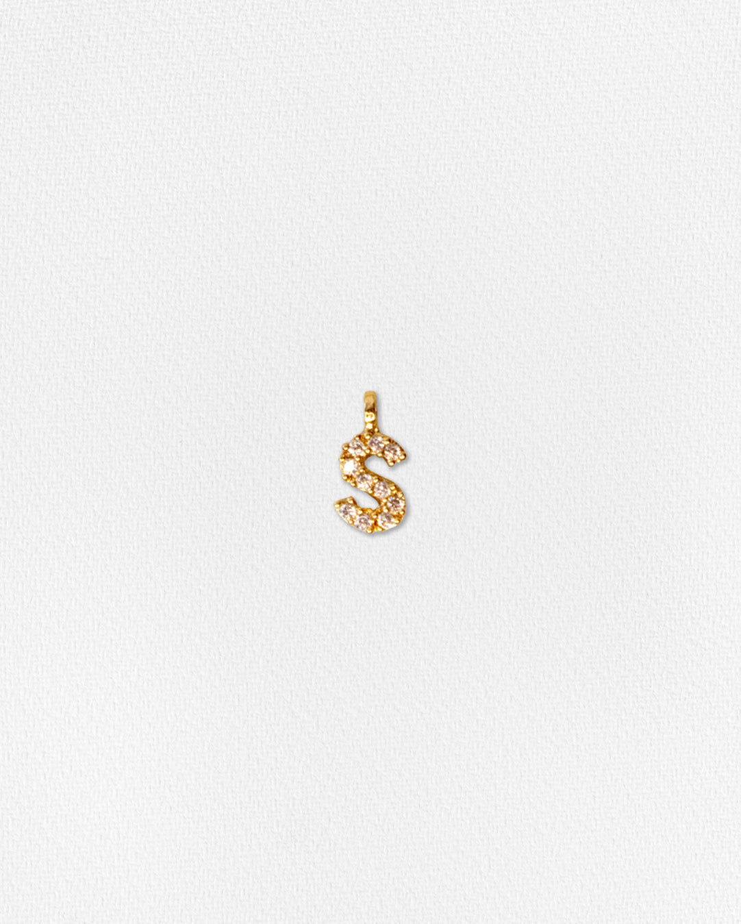 Charm inicial con zirconias