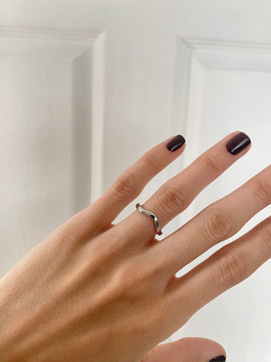 Anillo ajustable onda plateada