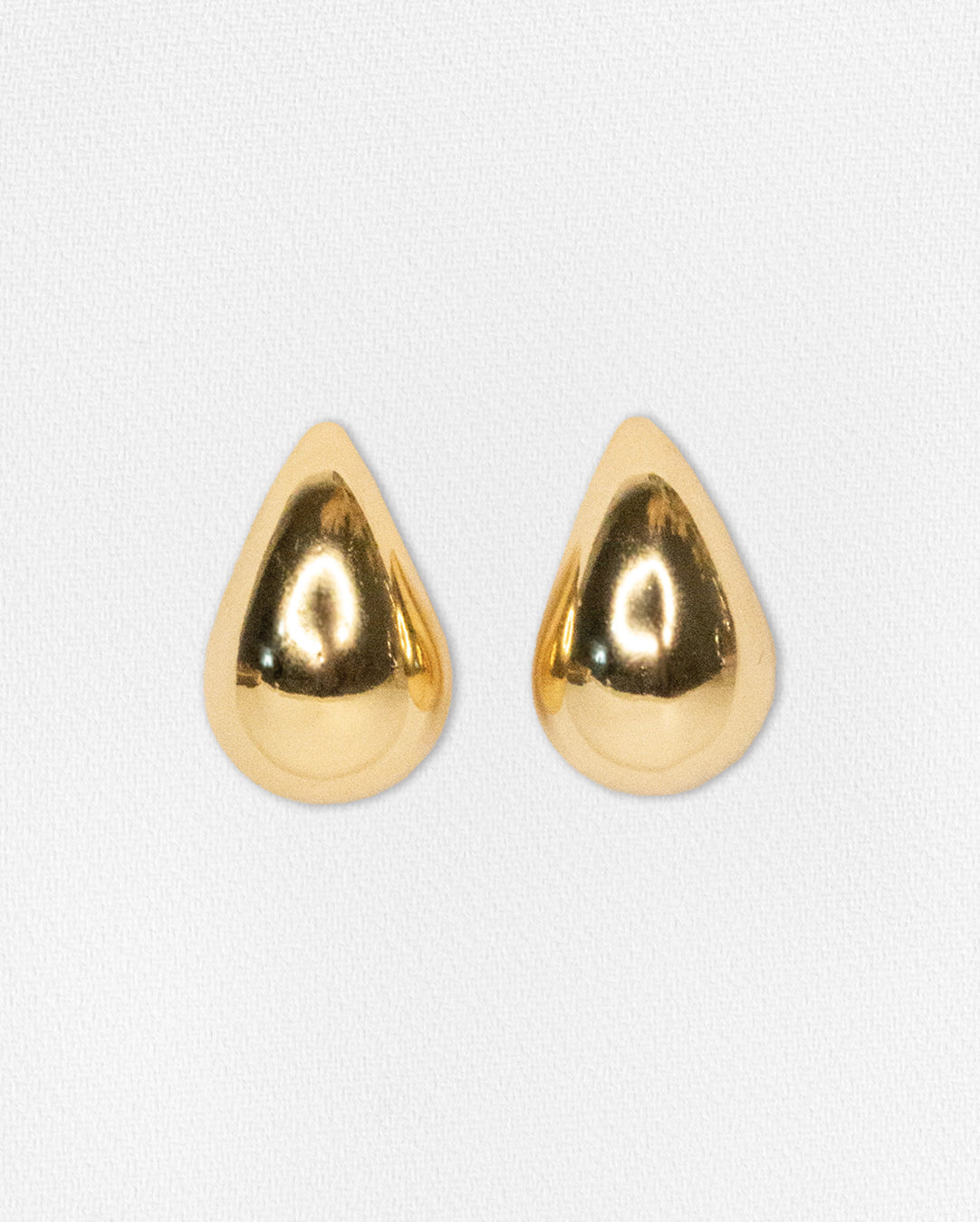 Aretes gota dorada